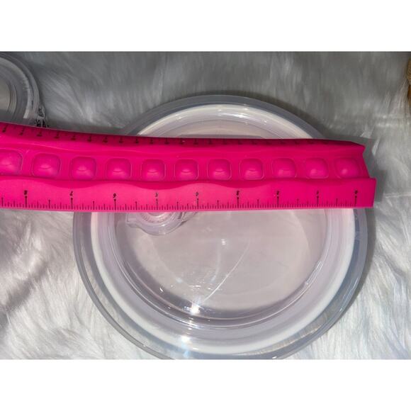 Hello Kitty Covered Storage Bowl With Vent Lid With Apples Set Of 2 - Picture 8 of 8